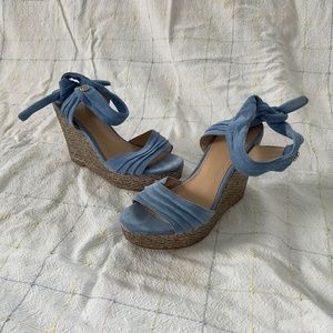 Guess wedge sandals sz 6 periwinkle blue suede tie-back with metallic weave heel